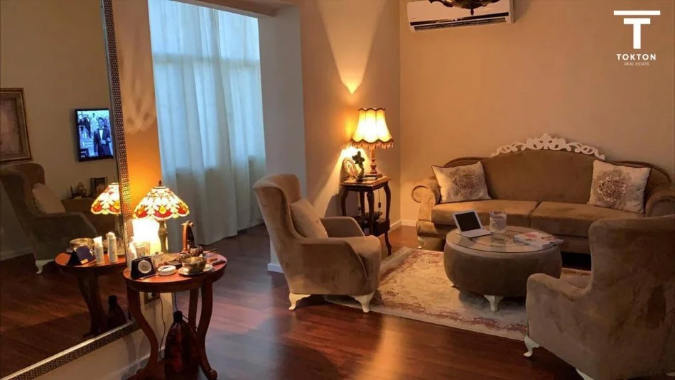 Tirane, shitet 4+1 Kati 3, 110 m² 248.000 € (Vendndodhja: Rruga e Elbasanit, Tiranë.)