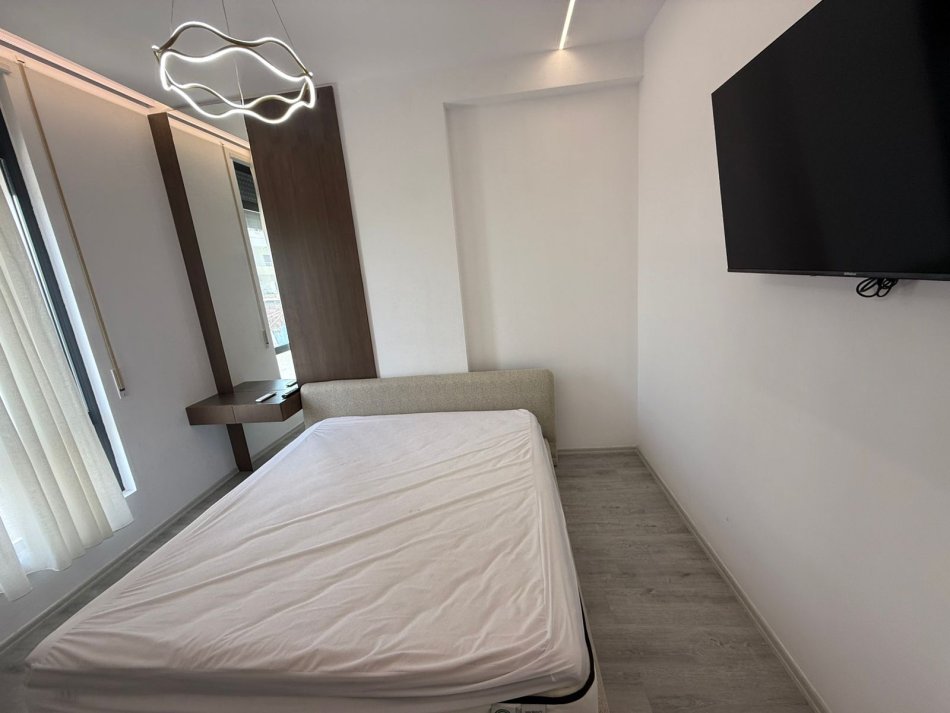 Tirane, jepet me qera apartament 2+1 Kati 1, 108 m² 850 € (Rruga Dritan Hoxha)