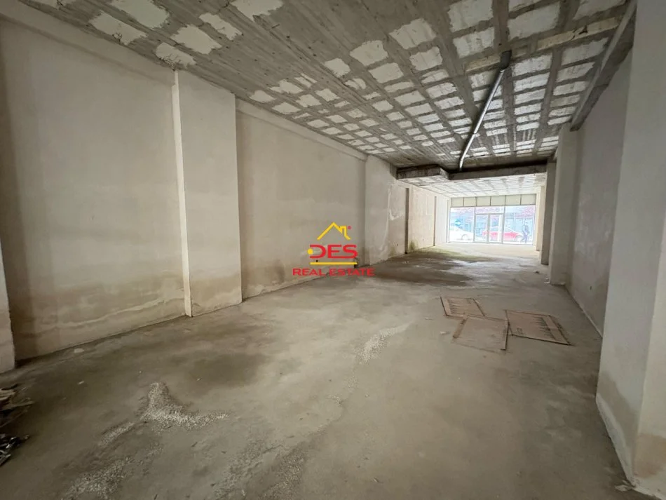 Vlore, shitet ambjent biznesi Kati 0, 210 m² (Rruga Çajupi)