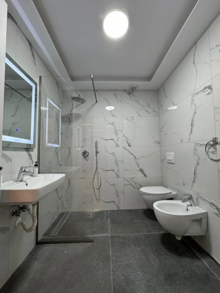 Tirane, shitet apartament 1+1 Kati 9, 63 m² 165.000 € (Fiori Di Bosco)