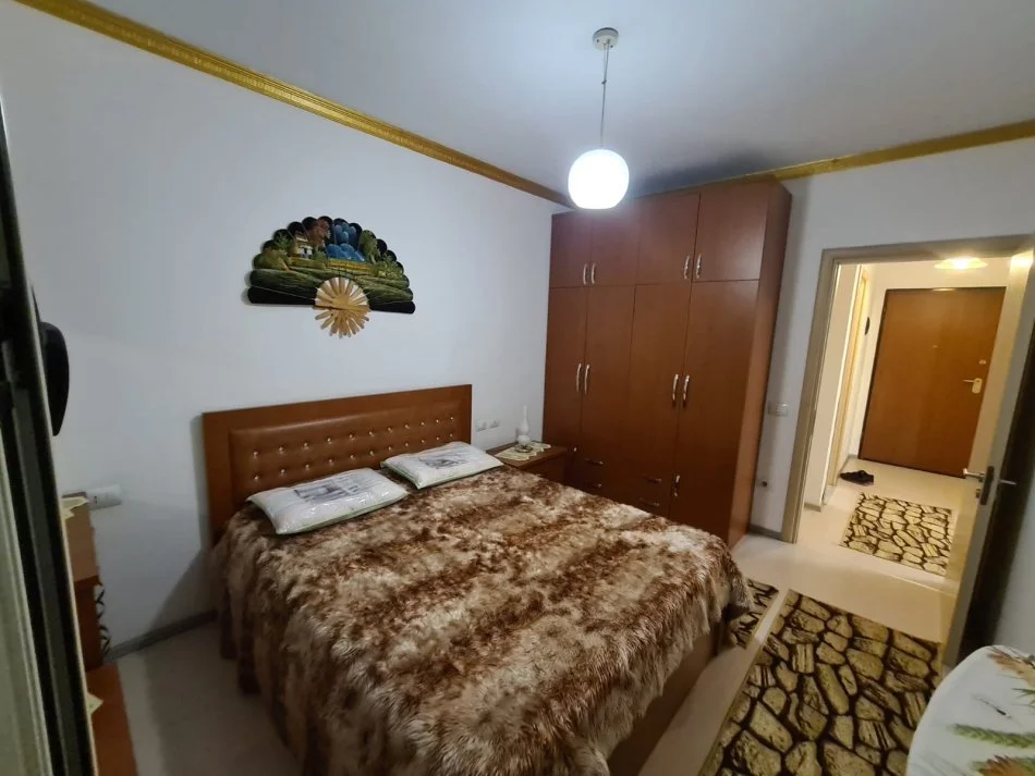 Tirane, jepet me qera apartament 1+1+Ballkon Kati 3, 70 m² 500 € (Rruga Don Bosko)
