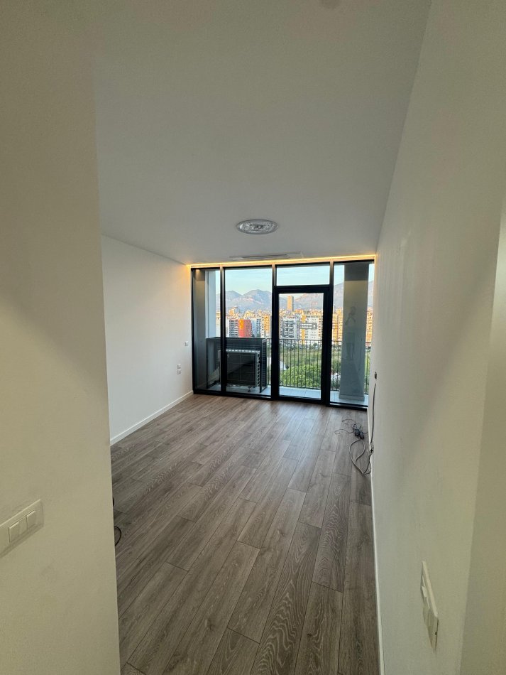 Tirane, jepet me qera apartament 2+1 Kati 9, 125 m² 1.600 € (Lake View)