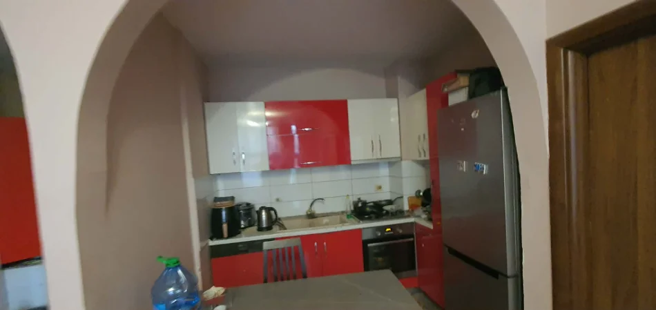 Tirane, shitet nga Pronari, pa-komision apartament 2+1+Ballkon Kati 3, 81 m² 220.000 € (21 DHJETORI)