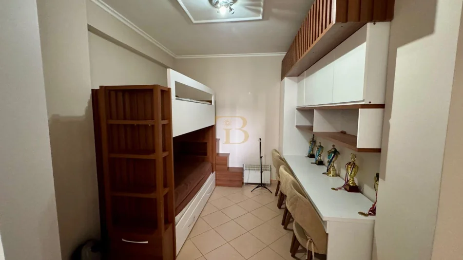 Tirane, jepet me qera apartament 2+1 , 90 m² 60.000 € 