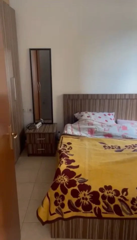 Tirane, jepet me qera apartament 1+1+Ballkon Kati 3, 55 m² 400 € (Ish Fusha Aviacionit)