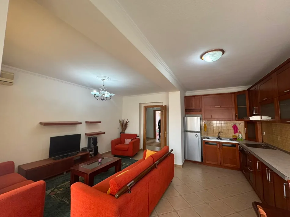 Tirane, jepet me qera apartament 2+1 Kati 4, (Rruga Tefta Tashko)