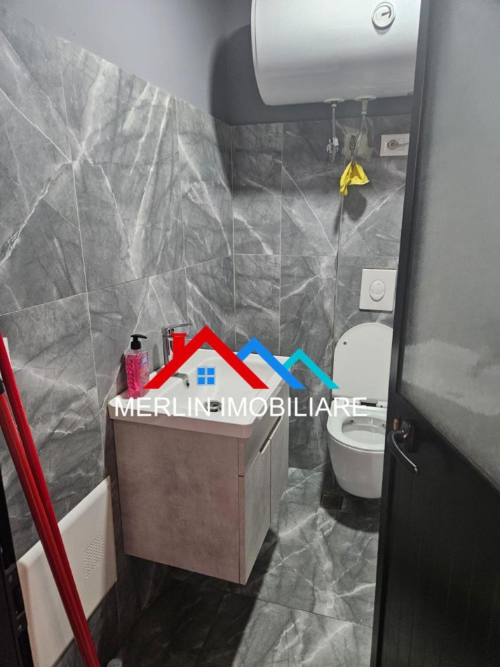 Tirane, jepet me qera bar-kafe Kati 0, 120 m² 700 € (RRUGA DEMOKRACIA,BATHORE)