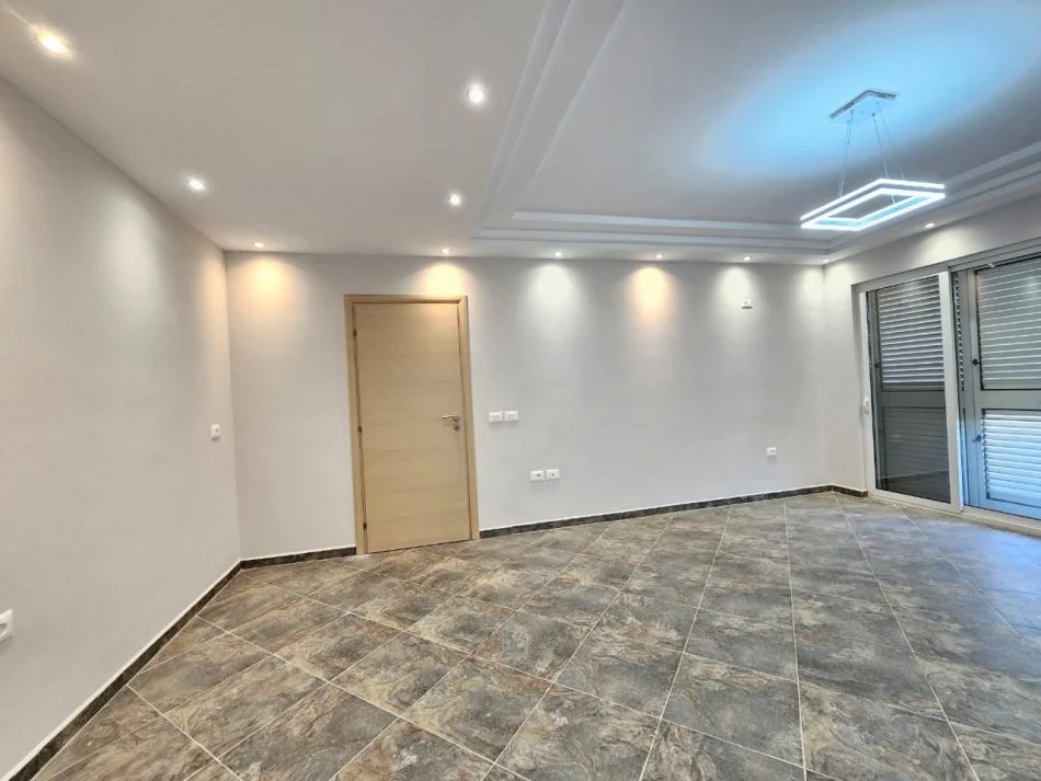 Tirane, shitet apartament 2+1 , 122 m² 165.000 € (Rruga Hysen Gjura)