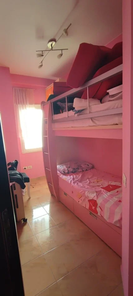 Tirane, jepet me qera apartament 2+1 Kati 1, 60 m² 450 €