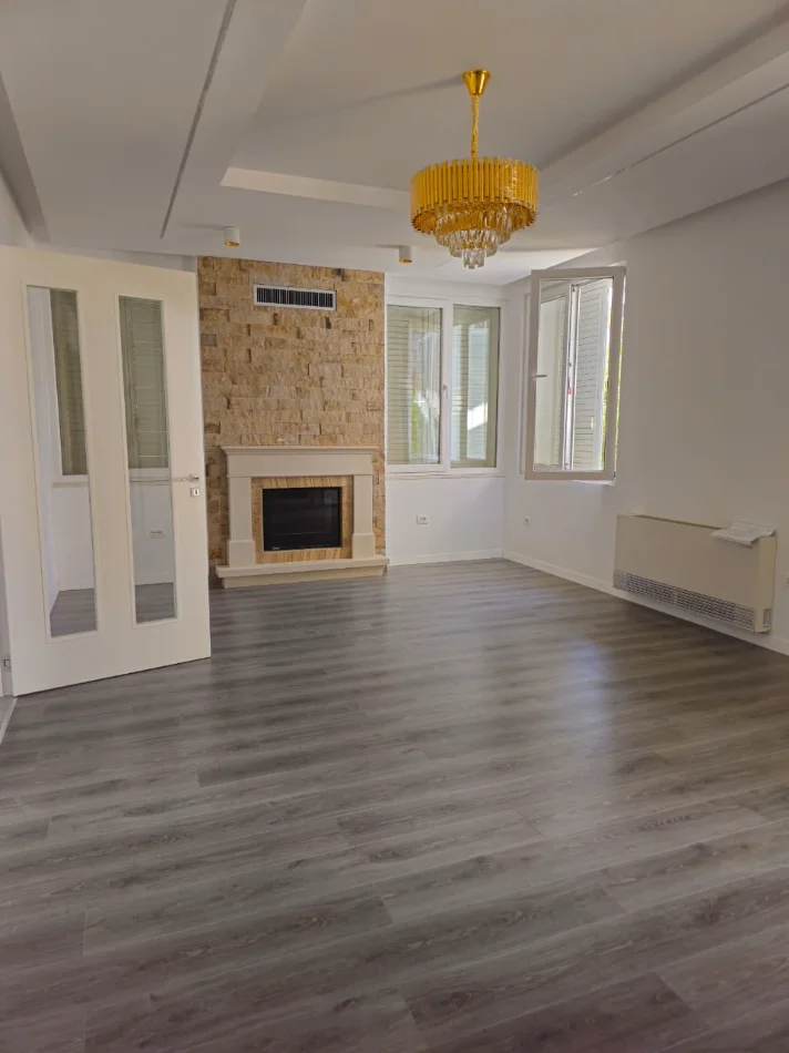 Tirane, jepet me qera Vile 3+1 Kati 2, 650 m² 2.500 € (TEG)