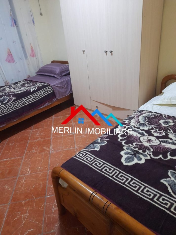 Tirane, jepet me qera apartament 2+1+Ballkon Kati 1, 80 m² 420 € (Rruga Sytki Çiço)
