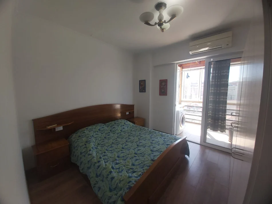 Tirane, jepet me qera apartament 2+1 Kati 8, 99 m² 600 € (rruga e kavajes)