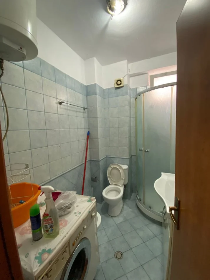Tirane, jepet me qera apartament 1+1 Kati 6, 63 m² 550 € (Rruga Bogdaneve)