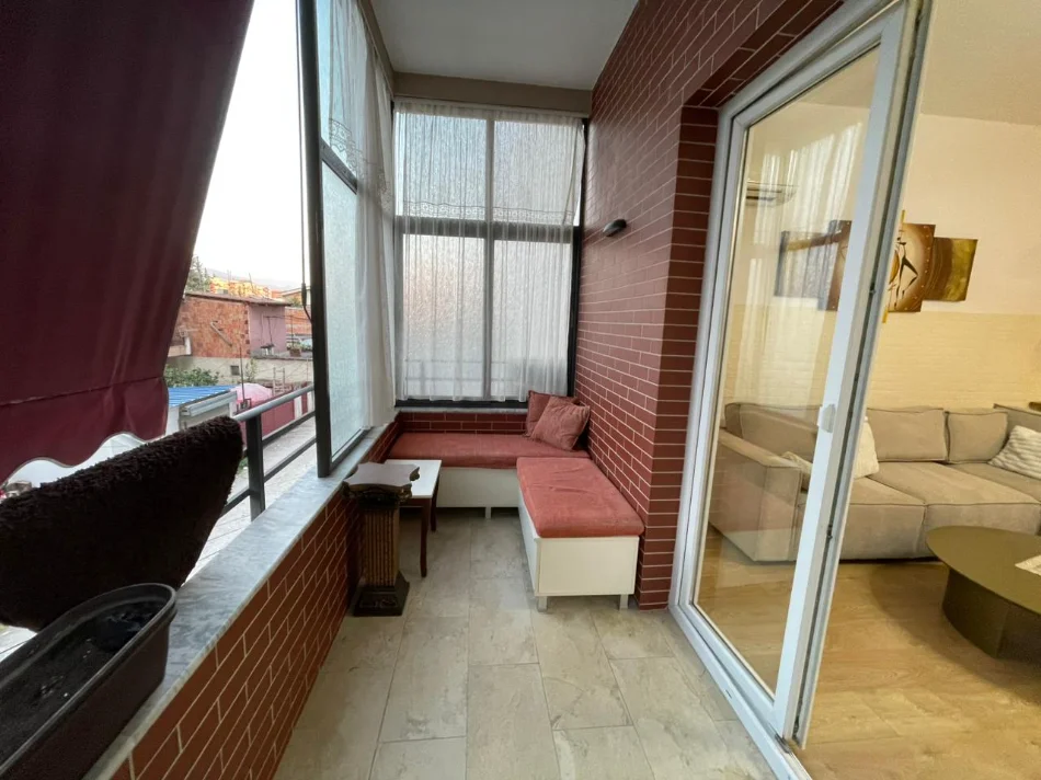 Tirane, jepet me qera apartament 2+1+Ballkon Kati 1, 114 m² 600 € 