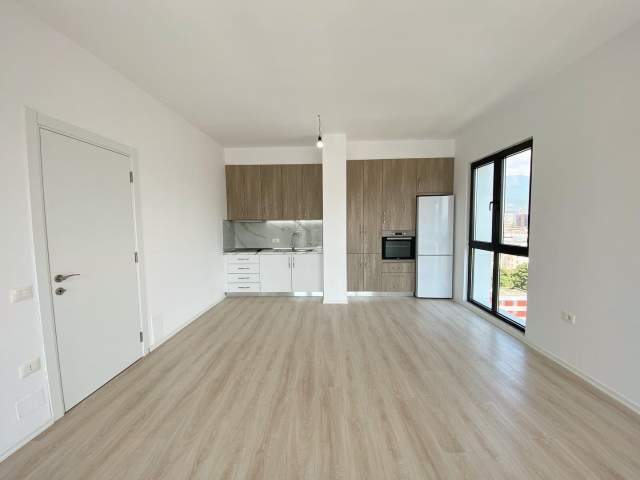 Tirane, jepet me qera apartament 3+1+BLK Kati 11, 125 m² 550 Euro (Rruga e Dibres)