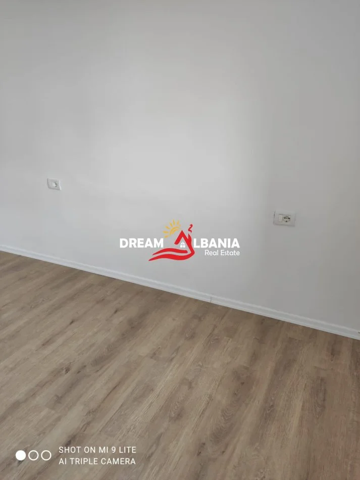 Tirane, shitet apartament 1+1 Kati 4, 70 m² 96.000 € (prane Shkolles se Bashkuar)