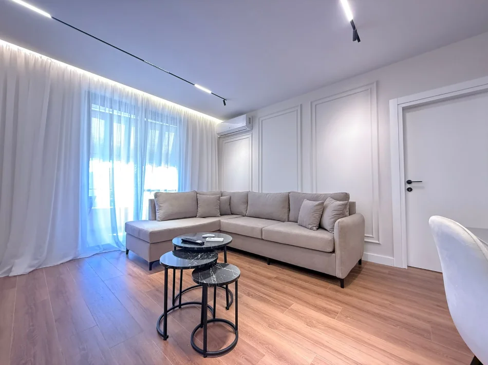 Tirane, jepet me qera apartament 2+1 Kati 8, 96 m² 950 € 