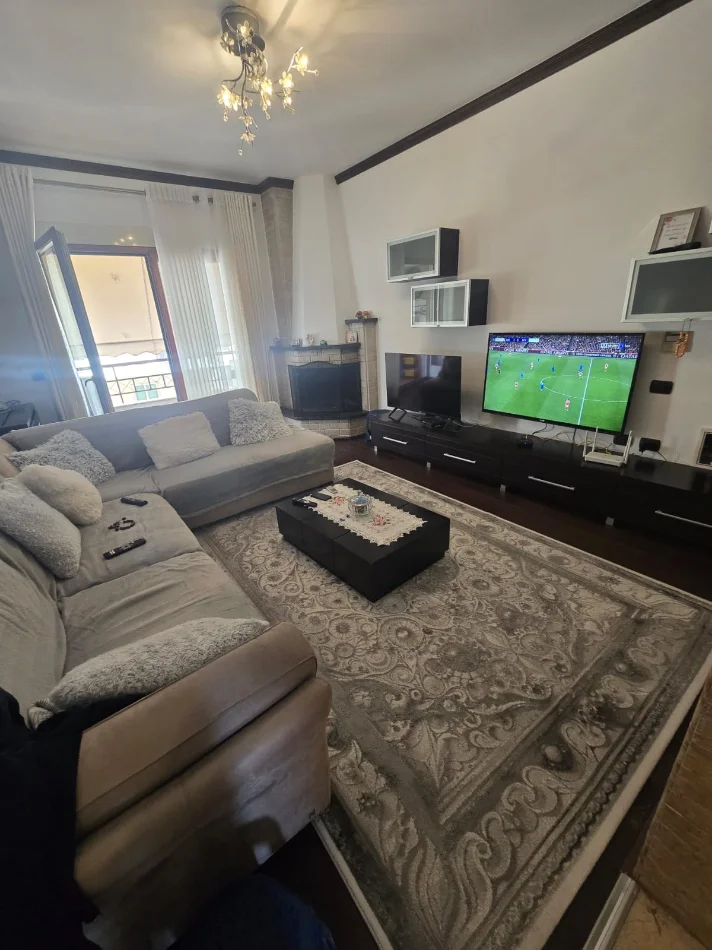 Tirane, shitet apartament 2+1 Kati 3, 133 m² 247.000 € 