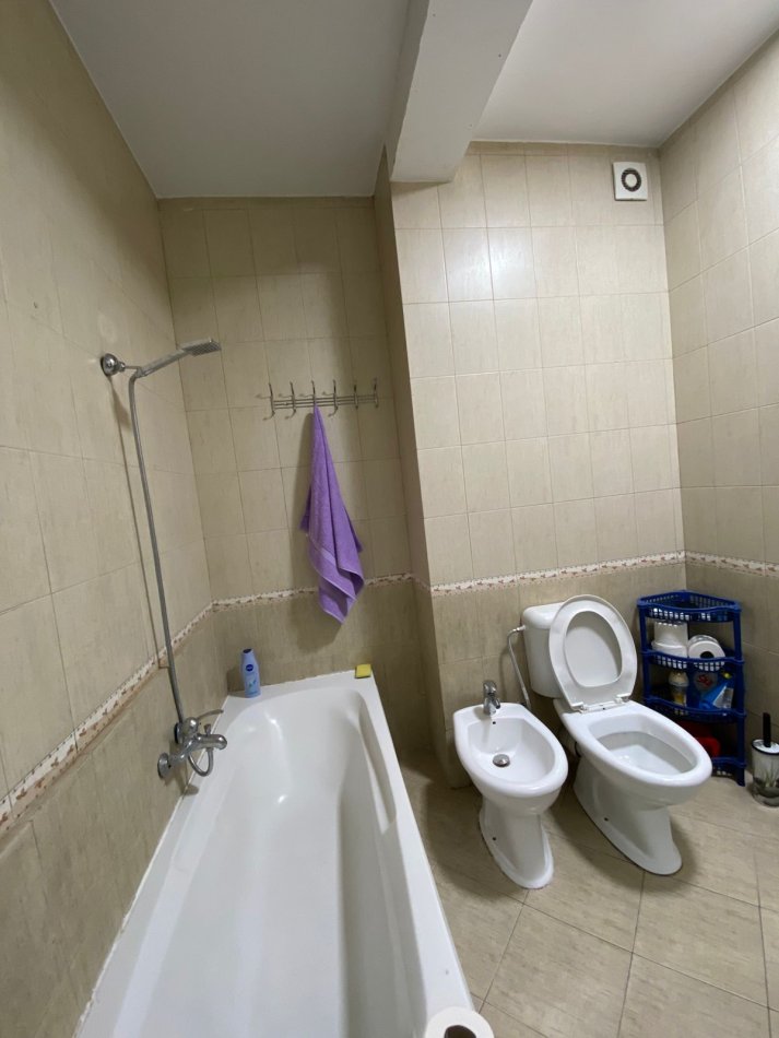 Tirane, jepet me qera apartament 2+1 Kati 1, 120 m² 620 € (don bosko)