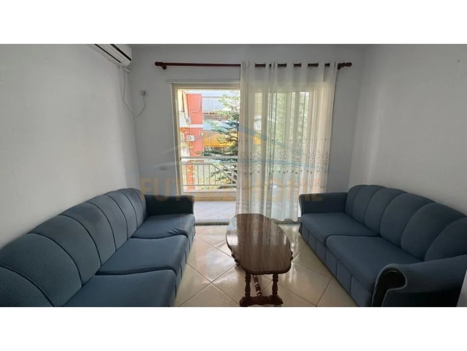 Tirane, jepet me qera apartament 1+1+Ballkon Kati 2, 70 m² 300 € (fresk)