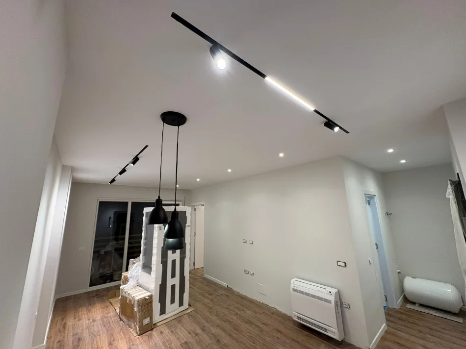 Tirane, jepet me qera 1+1 , 