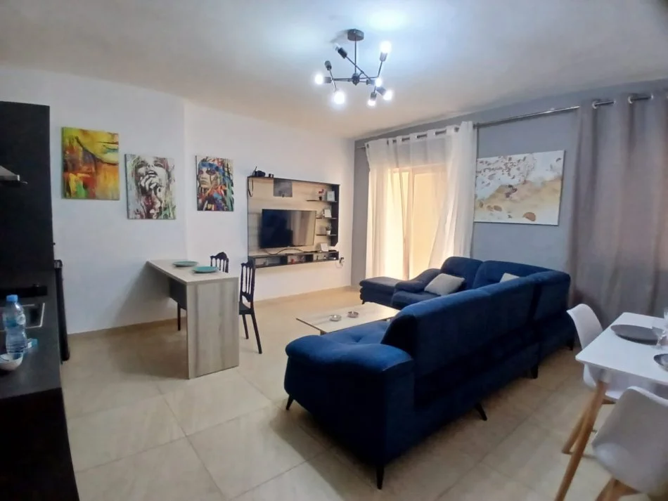 Tirane, jepet me qera apartament 1+1+Ballkon Kati 2, 74 m² 650 € 