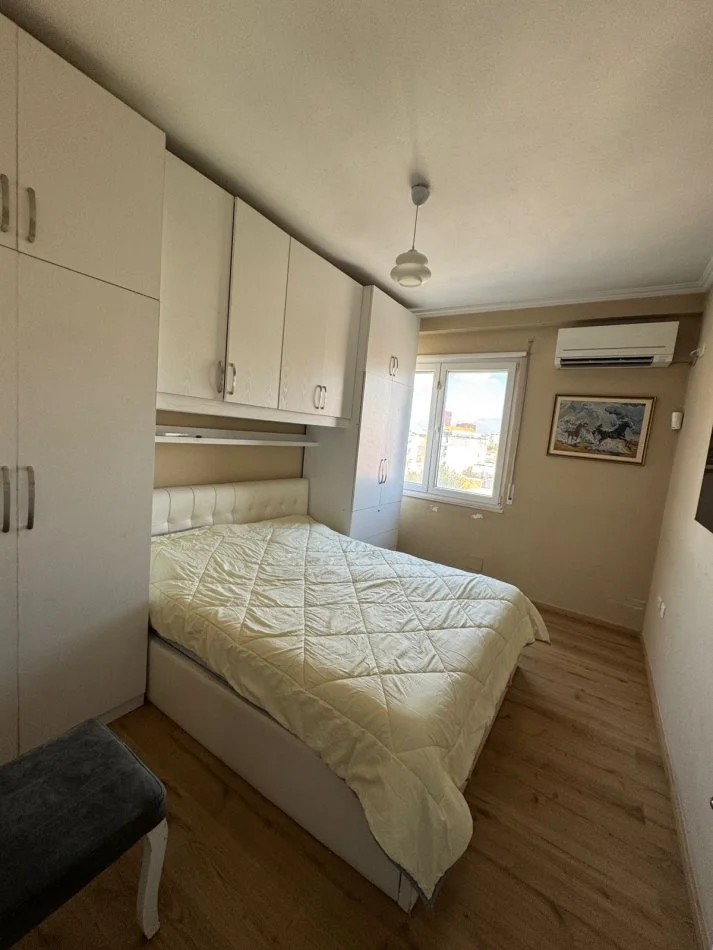 Tirane, jepet me qera apartament 2+1 Kati 4, 86 m² 1.000 € (Kika 2)