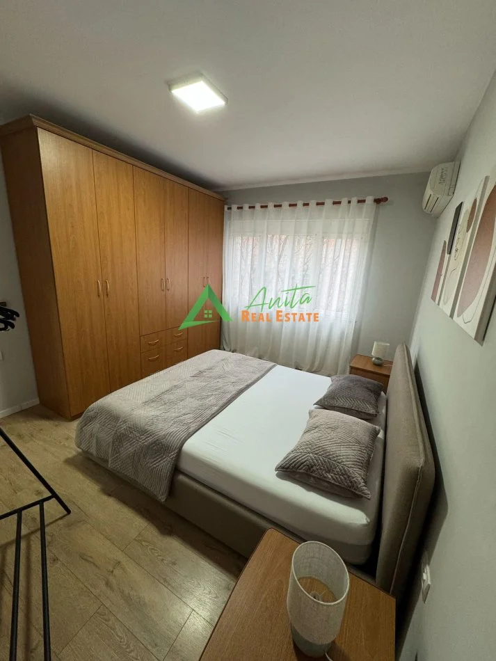 Tirane, jepet me qera apartament 1+1+Ballkon Kati 5, 70 m² 600 € (Myslym Shyri)