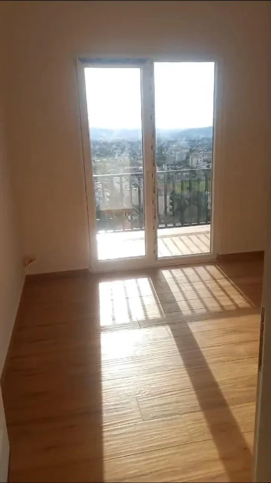 Tirane, jepet me qera apartament 2+1+Ballkon Kati 10, 95 m² 350 € 