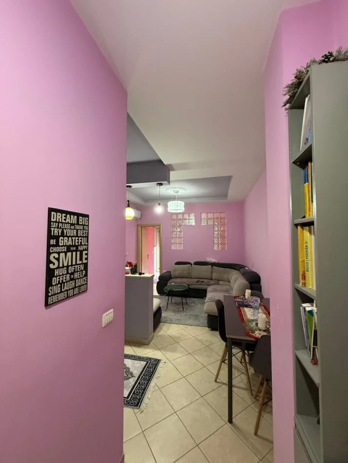 Tirane, jepet me qera apartament 2+1 , 96 m² 500 €