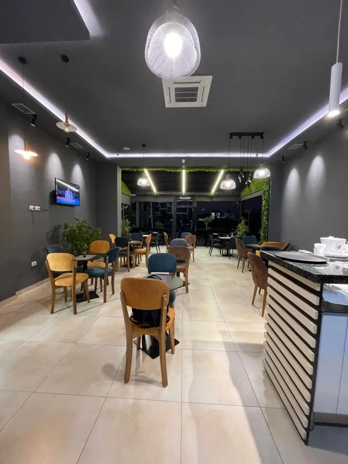 Tirane, jepet me qera lokal Kati 0, 500 € 