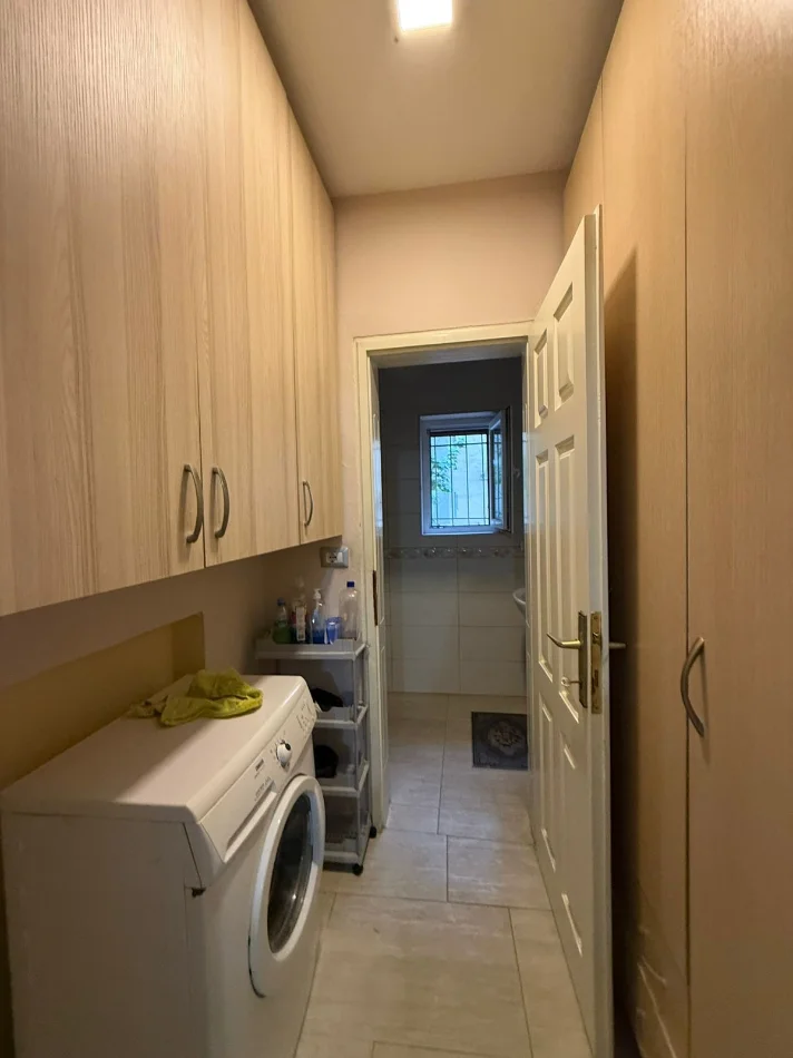 Tirane, jepet me qera apartament 2+1 Kati 2, 90 m² 600 € (Myslym Shyri)