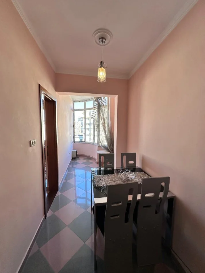 Tirane, jepet me qera apartament 2+1 Kati 8, 99 m² 780 € (Blloku)