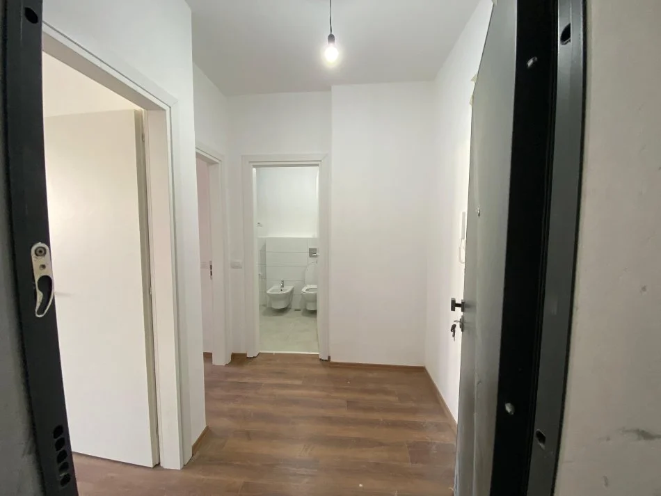 Tirane, shitet apartament 1+1 Kati 3, 69 m² 173.600 € (prane shkolles Osman Myderizi)