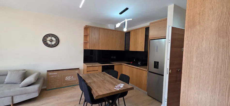 Tirane, jepet me qera apartament 1+1 Kati 3, 65 m² 650 € (Bulevardi i Ri)