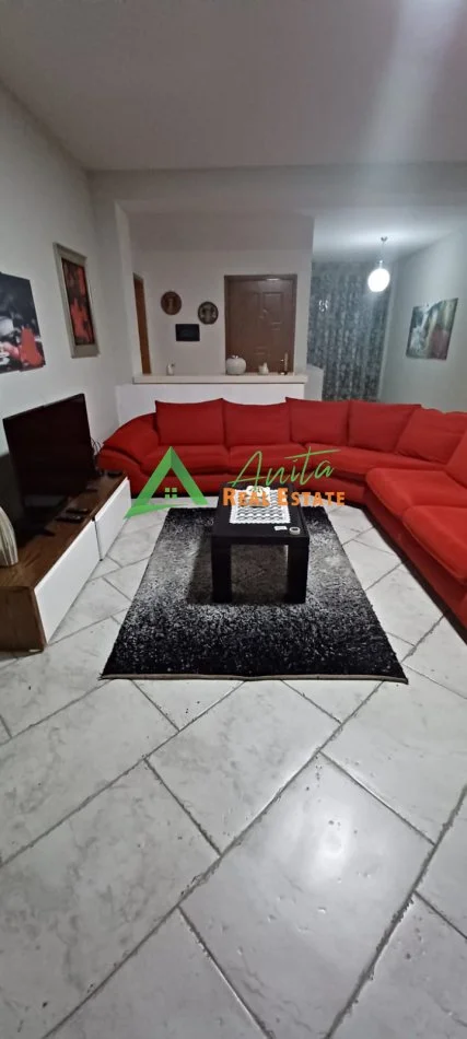 Tirane, jepet me qera apartament 2+1, 60 000 Leke Kati 1,