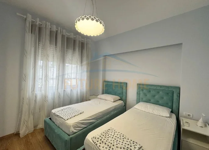 Durres, shitet Vile 2 Katshe Kati 1, 260 m² 450.000 € (Gjiri lalzit)