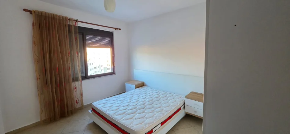 Tirane, jepet me qera apartament 1+1+Ballkon Kati 7, 63 m² 400 € (Fabrika e miellit)