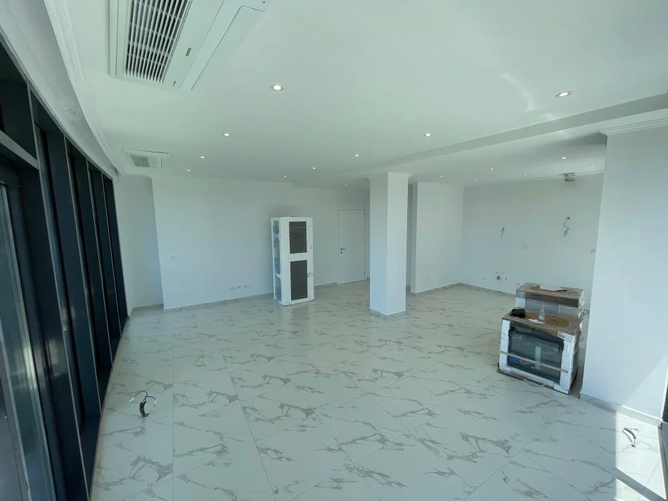 Tirane, jepet me qera zyre Kati 6, 132 m² 1.200 € (Rruga e Kosovareve)