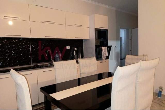 Tirane, jepet me qera apartament 2+1+BLK Kati 4, 100 m² 300 Euro (Qesarake)