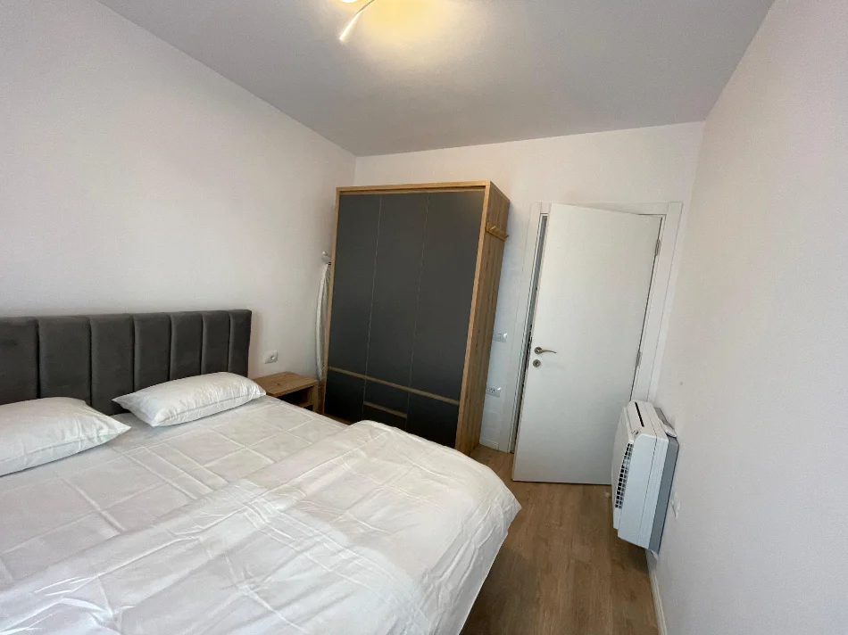 Tirane, jepet me qera apartament 1+1+Ballkon Kati 5, 63 m² 600 € (Turdiu Residence)