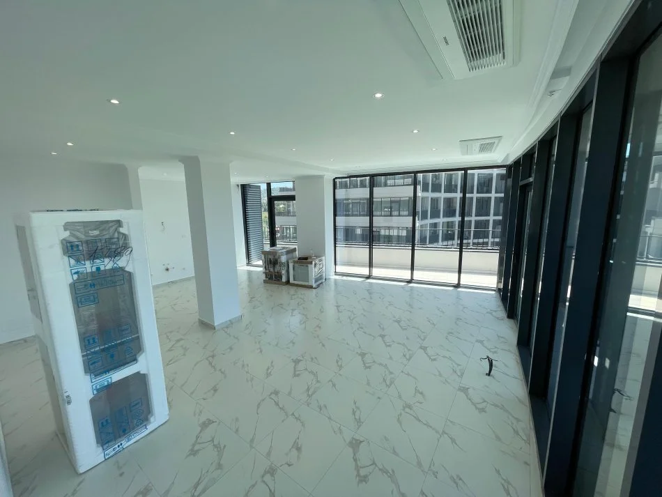 Tirane, jepet me qera zyre Kati 6, 132 m² 1.200 € (Rruga e Kosovareve)