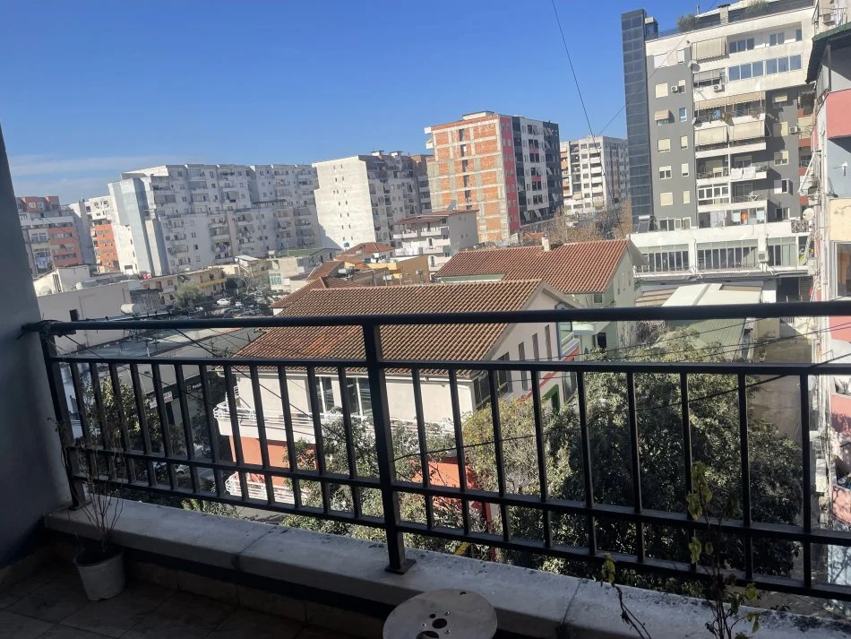 Tirane, shes apartament 1+1 ne Astir prane Rrethit 94900€ (Rruga Aleksandri i Madh)