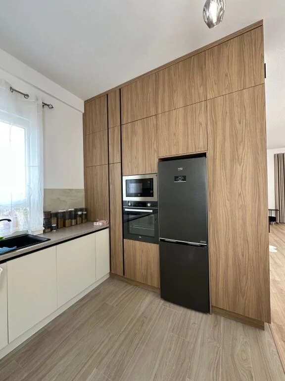 Tirane, jepet me qera Vile 3+1+Ballkon Kati 0, 230 m² 2.500 € (Vila Lule)