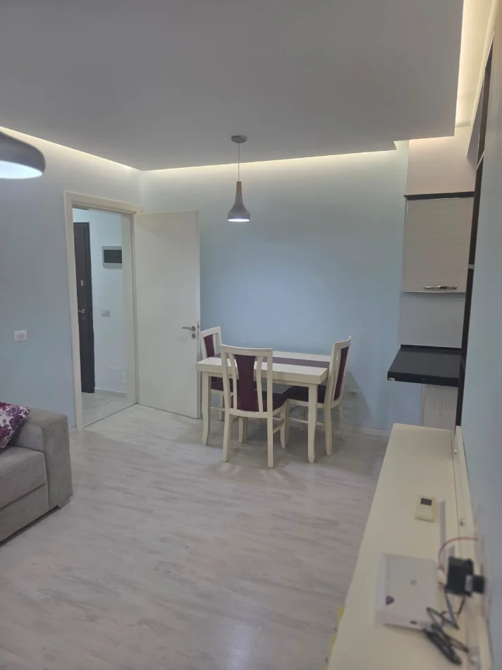 Tirane, jepet me qera apartament 2+1+Aneks+Ballkon Kati 8, 75 m² 450 € (kashar , casa italia)