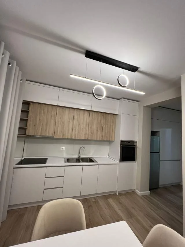 Tirane, jepet me qera apartament 2+1+BLK Kati 4, 91 m² 550 Euro (Rruga Teodor Keko)