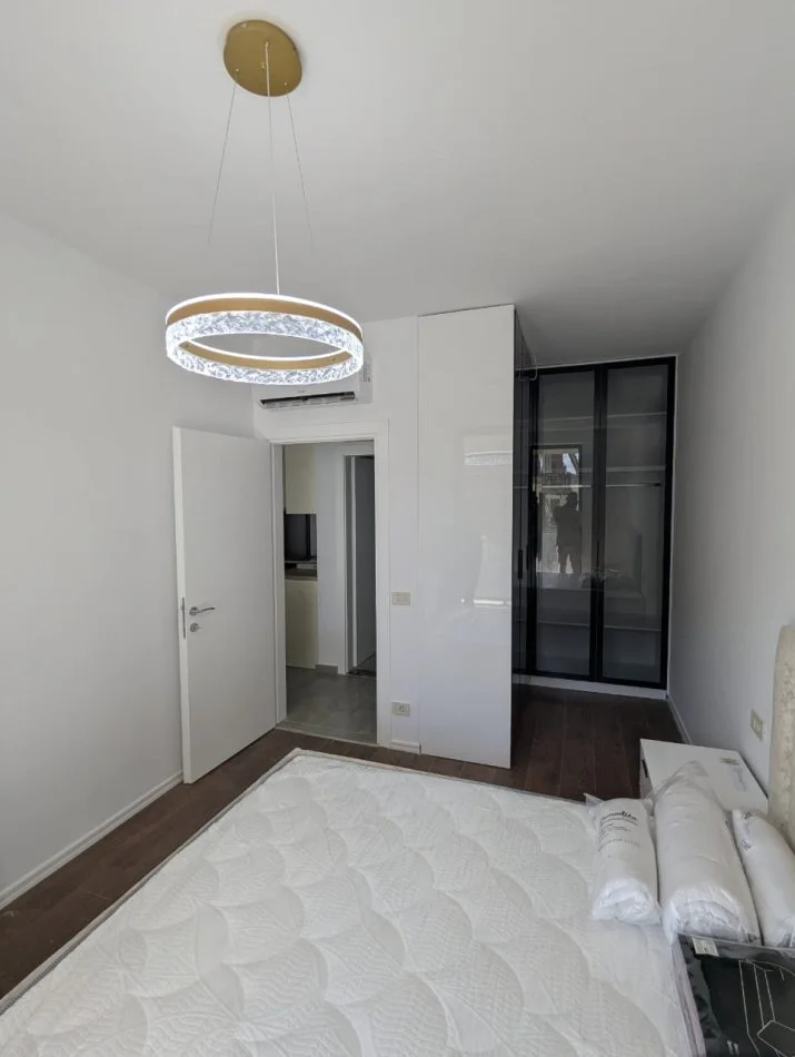 Tirane, jepet me qera apartament 1+1+Ballkon Kati 2, 58 m² 650 € (Rruga.Mine Peza)