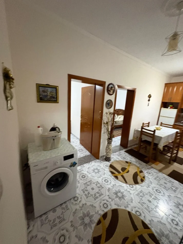 Durres, jepet me qera apartament 3+1+Ballkon Kati 2, 100 m² 320 € (cezma e ferres)