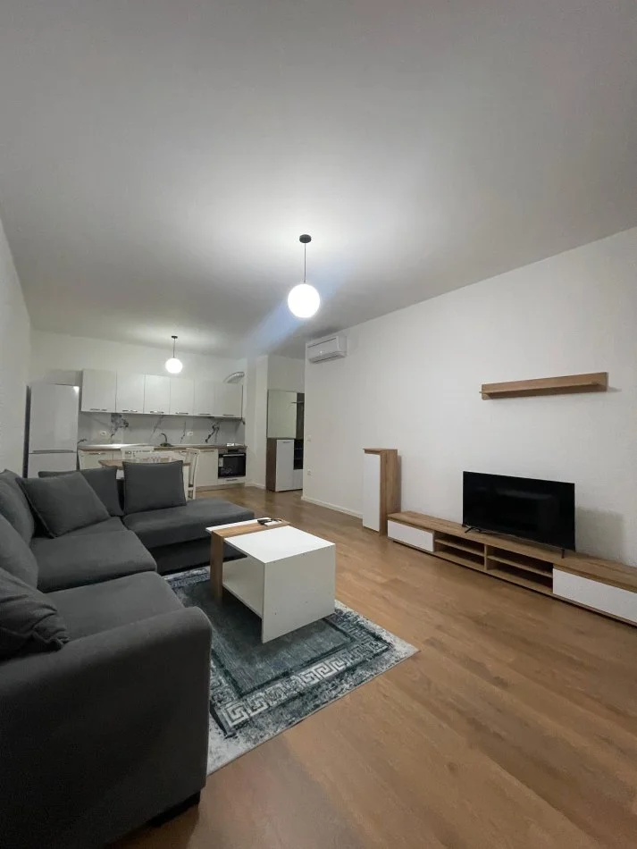 Tirane, jepet me qera apartament 2+1+Aneks+Ballkon , 850 € 