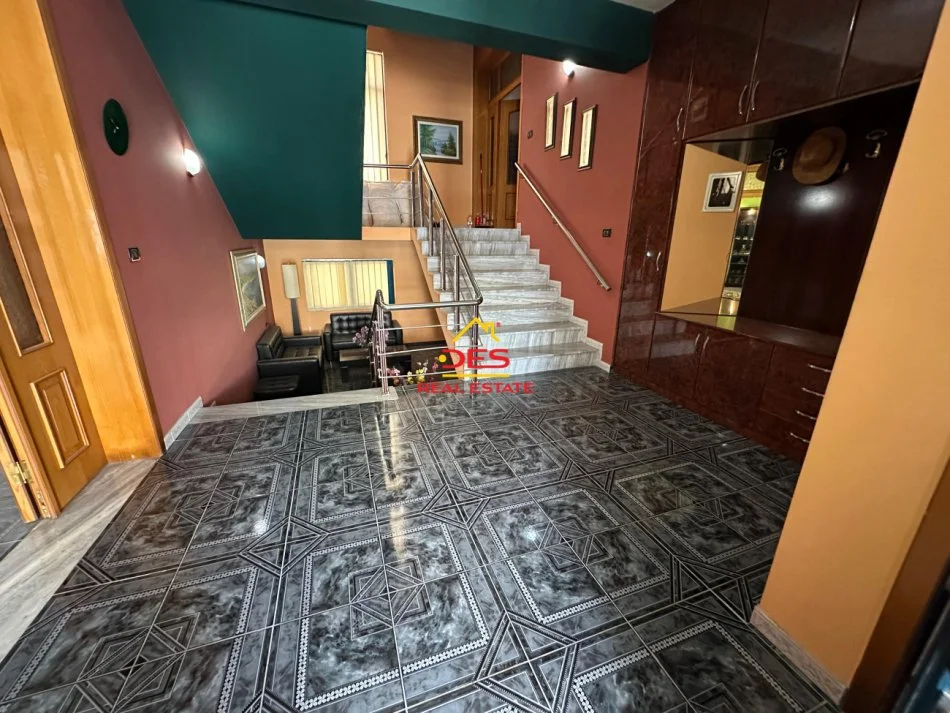 Fier, shitet shtepi Kati 0, 283 m² 180.000 € (Lagjia Sheq i Vogël)